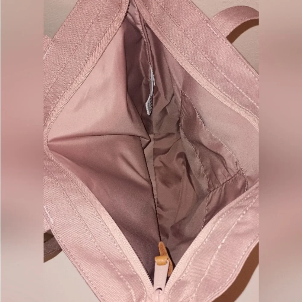 Herschel Supply Company Mica Style Tan Sand Neutral Zip Tote Bag - NWT - Picture 5 of 12